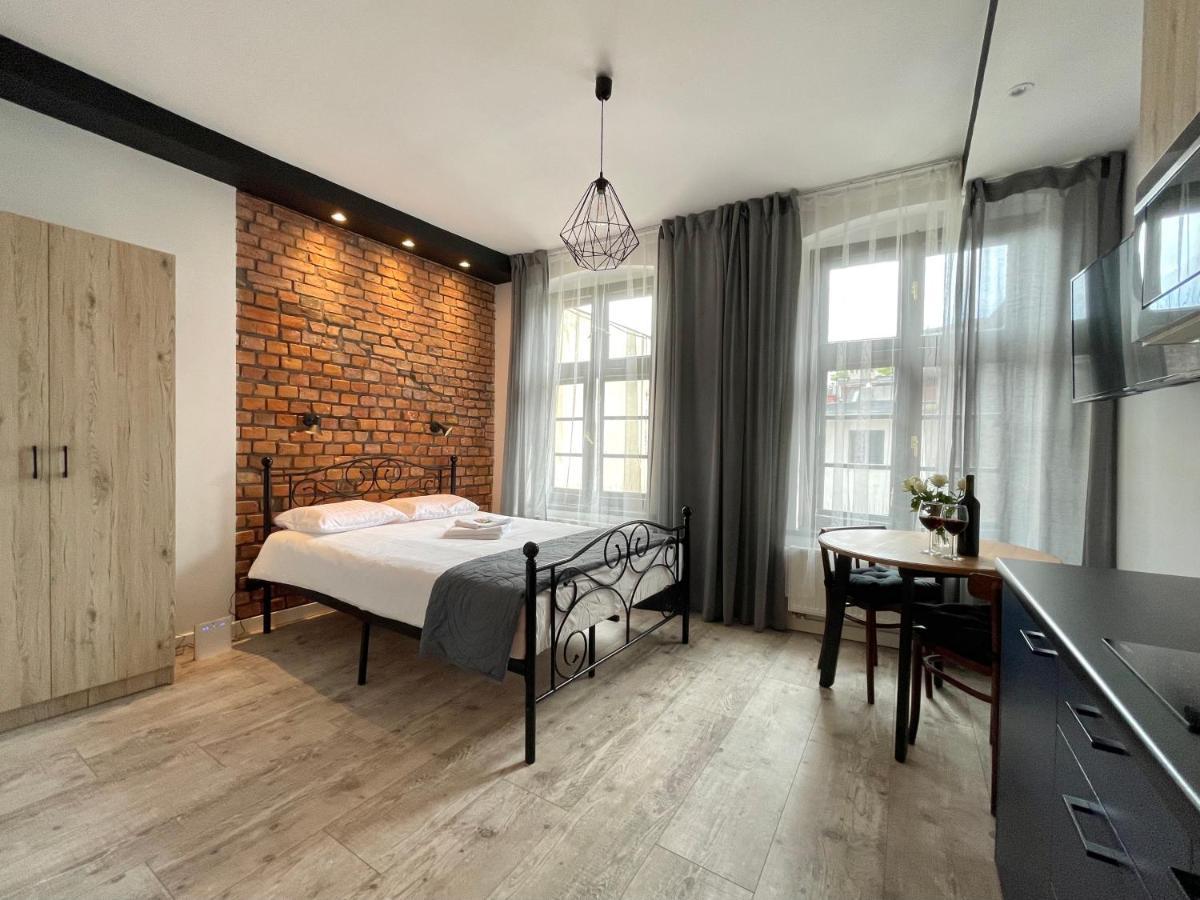 Copernicus Street Apartment - Broken Flowers And Twin Peaks Torun Exterior photo