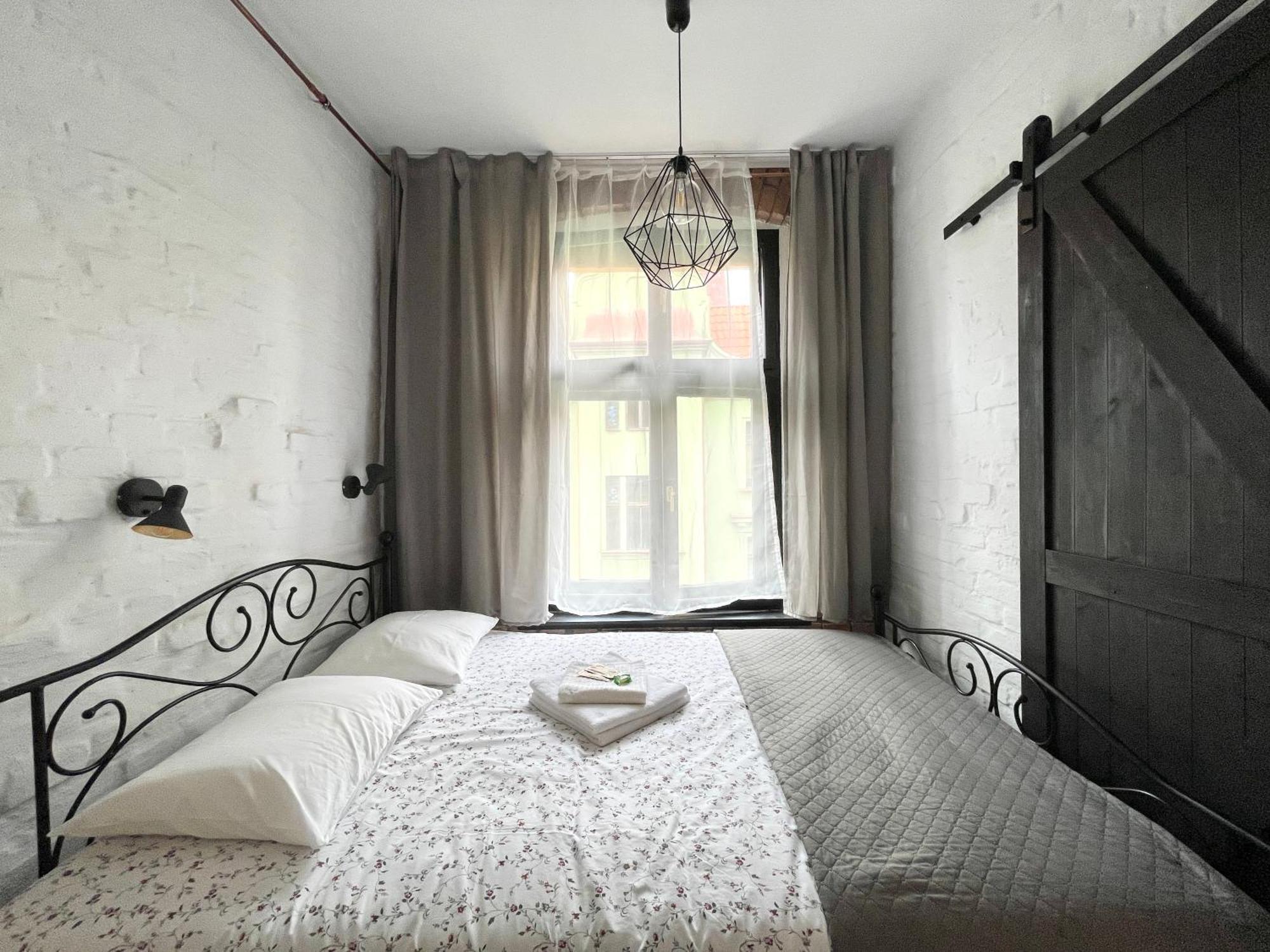 Copernicus Street Apartment - Broken Flowers And Twin Peaks Torun Exterior photo