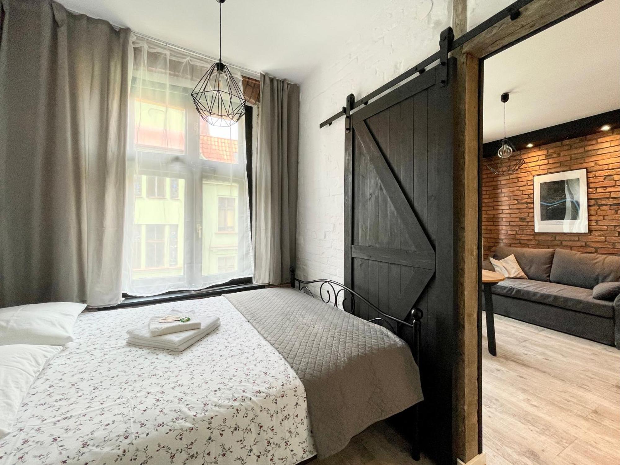 Copernicus Street Apartment - Broken Flowers And Twin Peaks Torun Exterior photo